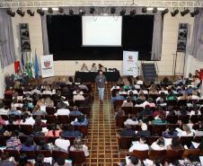 Cerca de 250 conselheiros de assistência social e representantes municipais da política de assistência social do Estado, participam, nesta segunda e terça-feira (10 e 11.04), da reunião ampliada do Conselho Estadual de Assistência Social do Paraná (Ceas/PR), que acontece no auditório da Universidade Estadual de Ponta Grossa (UEPG). - Foto: Aliocha Mauricio/SEDS