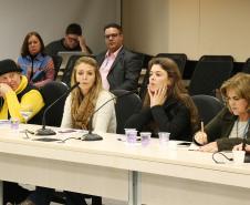 Secretária da Família e Desenvolvimento Social, Fernanda Richa, participa da reunião com chefes de escritórios regionais da SEDS - Foto: Rogério Machado/SECS