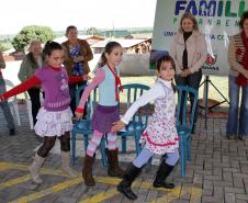 A secretária da Família e Desenvolvimento Social, Fernanda Richa, iniciou a tarde desta sexta-feira (22) no município de Luiziana, na região central do Estado. A visita no município foi para inaugurar o novo Centro de Referência de Assistência Social (Cras)Foto:Rogério Machado/SEDS