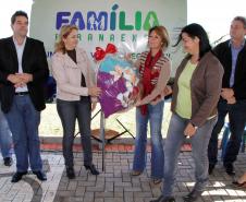 A secretária da Família e Desenvolvimento Social, Fernanda Richa, iniciou a tarde desta sexta-feira (22) no município de Luiziana, na região central do Estado. A visita no município foi para inaugurar o novo Centro de Referência de Assistência Social (Cras)Foto:Rogério Machado/SEDS