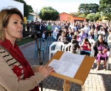 A secretária da Família e Desenvolvimento Social, Fernanda Richa, iniciou a tarde desta sexta-feira (22) no município de Luiziana, na região central do Estado. A visita no município foi para inaugurar o novo Centro de Referência de Assistência Social (Cras)Foto:Rogério Machado/SEDS