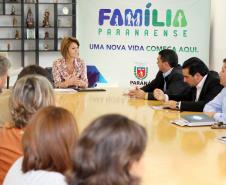 A Secretaria da Família e Desenvolvimento Social Fernanda Richa assina convênios com os municípios de  Amaporã, Barbosa Ferraz, Campina da Lagoa, Campo Bonito, Cerro Azul, Cruz Machado, Mandirituba, Mangueirinha, Prudentópolis, Santa Cecília do Pavão, São Jerônimo da Serra, São Pedro do Iguaçu, Teixeira Soares, Tomazina, Turvo e Wenceslau Braz