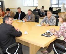 A Secretaria da Família e Desenvolvimento Social Fernanda Richa assina convênios com os municípios de  Amaporã, Barbosa Ferraz, Campina da Lagoa, Campo Bonito, Cerro Azul, Cruz Machado, Mandirituba, Mangueirinha, Prudentópolis, Santa Cecília do Pavão, São Jerônimo da Serra, São Pedro do Iguaçu, Teixeira Soares, Tomazina, Turvo e Wenceslau Braz