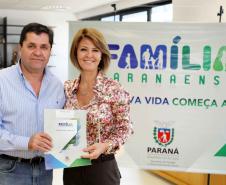 A Secretaria da Família e Desenvolvimento Social Fernanda Richa assina convênios com os municípios de  Amaporã, Barbosa Ferraz, Campina da Lagoa, Campo Bonito, Cerro Azul, Cruz Machado, Mandirituba, Mangueirinha, Prudentópolis, Santa Cecília do Pavão, São Jerônimo da Serra, São Pedro do Iguaçu, Teixeira Soares, Tomazina, Turvo e Wenceslau Braz