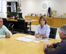 A Secretaria da Família e Desenvolvimento Social Fernanda Richa assina convênios com os municípios de  Amaporã, Barbosa Ferraz, Campina da Lagoa, Campo Bonito, Cerro Azul, Cruz Machado, Mandirituba, Mangueirinha, Prudentópolis, Santa Cecília do Pavão, São Jerônimo da Serra, São Pedro do Iguaçu, Teixeira Soares, Tomazina, Turvo e Wenceslau Braz