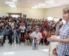 Secretária da Familia e Desenvolvimento Social, Fernanda Richa percorre municípios da Região Norte co Paraná com a campanha Espalhe Calor e inaugura dois Centros de Referencia de Assistencia Social. Foto:Rogério Machado/SEDS