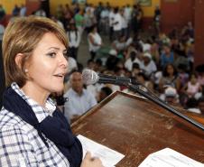 Secretária da Familia e Desenvolvimento Social, Fernanda Richa percorre municípios da Região Norte co Paraná com a campanha Espalhe Calor e inaugura dois Centros de Referencia de Assistencia Social. Foto:Rogério Machado/SEDS