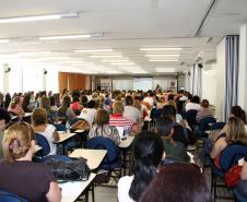 A última etapa do Seminário Capacitação de Combate ao Trabalho Infantil promovido pela Secretaria da Família e Desenvolvimento Social (Seds) iniciou nesta quarta-feira (05), em Curitiba. O evento que já foi realizado em Foz do Iguaçu e Londrina acontece até sexta-feira (07) e está abordando as recomendações do plano regional para prevenção e erradicação do trabalho infantil com municípios.Foto: Ricardo Marajó/SEDS