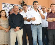 O governador Beto Richa esteve nesta quinta-feira (12) em Maria Helena, no Noroeste do Estado. No município, Richa assinou o termo de ajuste para construção de um Centro  de Referência Especializado da Assistência Social (Creas). A unidade terá 206 metros quadrados e receberá um investimento de cerca de R$550 mil de recursos do tesouro estadual. 12/09/2013. Foto: Jonas Oliveira/ANPr