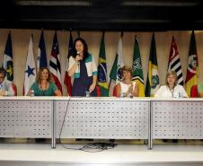 Secretária estadual da Família e Desenvolvimento Social, Fernanda Richa, participa da abertura da Reunião do Fórum Nacional dos Conselhos Estaduais de Assistência Social - FONACEAS. Presidente do Conselho Estadual de Assistência Social do Paraná, Inês Tonello.Foto:Rogério Machado/SEDS