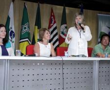 Secretária estadual da Família e Desenvolvimento Social, Fernanda Richa, participa da abertura da Reunião do Fórum Nacional dos Conselhos Estaduais de Assistência Social - FONACEAS. Coordenadora do FONACEAS Angela Maria Gonçalves.Foto:Rogério Machado/SEDS