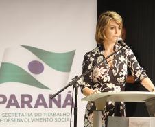 Governador Beto Richa e a secretária do Trabalho e Desenvolvimento Social, Fernanda Richa, assinam Termo de Convênio para Cofinanciamento do Serviço de Acolhimento de Adultos (Centro POP) e dos Serviços de Proteção e atendimento especializado às Famílias e Invididuos (PAEFI).Curitiba, 28/09/2015.Foto: Rogério Machado /SECS