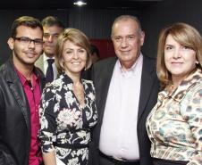 Governador Beto Richa e a secretária do Trabalho e Desenvolvimento Social, Fernanda Richa, assinam Termo de Convênio para Cofinanciamento do Serviço de Acolhimento de Adultos (Centro POP) e dos Serviços de Proteção e atendimento especializado às Famílias e Invididuos (PAEFI).Curitiba, 28/09/2015.Foto: Rogério Machado /SECS