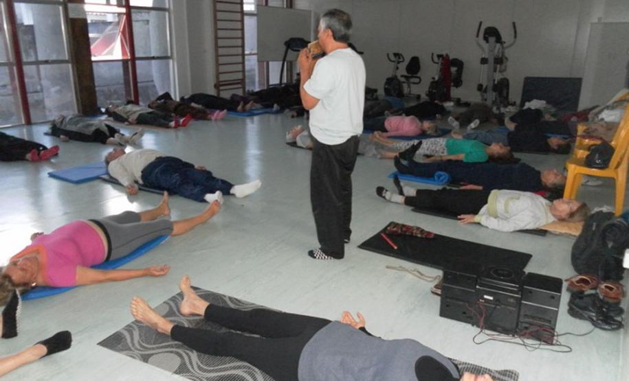 PROGRAMA VIVER A VIDA Os servidores públicos aposentados e em fase de aposentaria podem participar do programa Viver a Vida, desenvolvido numa parceria da Paraná Previdência e a Secretaria de Estado da Administração e Previdência