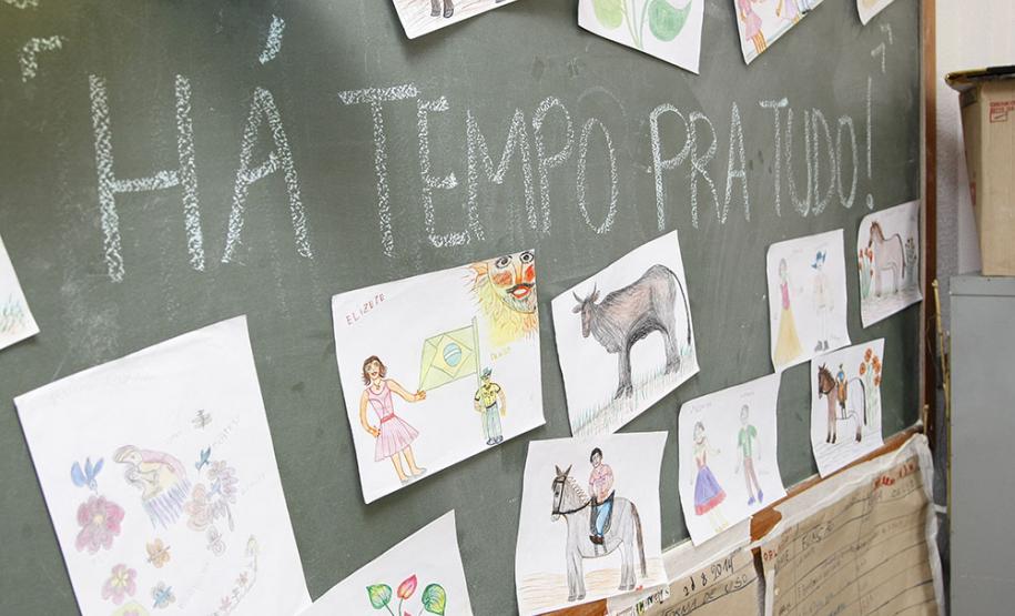 Parana Alfabetizado, alunos da cidade Fazenda Rio Grande. 24-11-14. Foto: Hedeson Alves