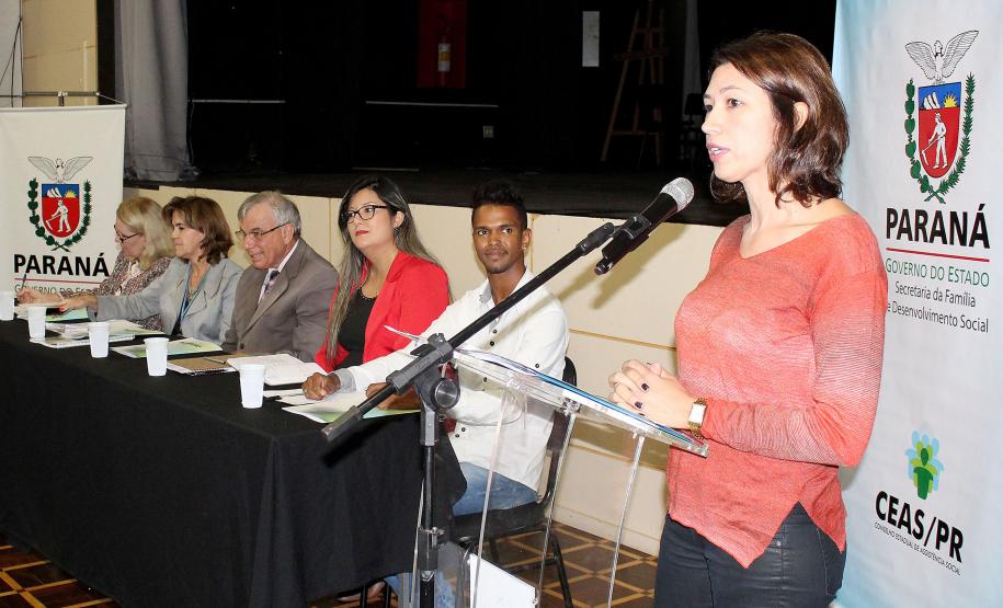 Cerca de 250 conselheiros de assistência social e representantes municipais da política de assistência social do Estado, participam, nesta segunda e terça-feira (10 e 11.04), da reunião ampliada do Conselho Estadual de Assistência Social do Paraná (Ceas/PR), que acontece no auditório da Universidade Estadual de Ponta Grossa (UEPG). - Foto: Aliocha Mauricio/SEDS