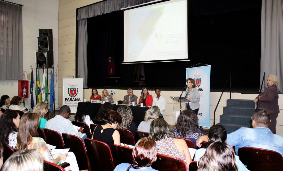 Cerca de 250 conselheiros de assistência social e representantes municipais da política de assistência social do Estado, participam, nesta segunda e terça-feira (10 e 11.04), da reunião ampliada do Conselho Estadual de Assistência Social do Paraná (Ceas/PR), que acontece no auditório da Universidade Estadual de Ponta Grossa (UEPG). - Foto: Aliocha Mauricio/SEDS