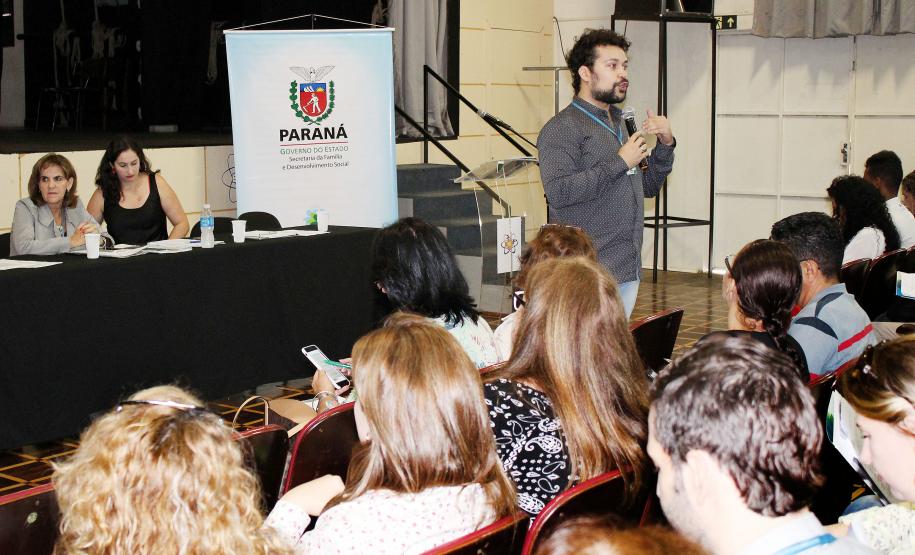 Cerca de 250 conselheiros de assistência social e representantes municipais da política de assistência social do Estado, participam, nesta segunda e terça-feira (10 e 11.04), da reunião ampliada do Conselho Estadual de Assistência Social do Paraná (Ceas/PR), que acontece no auditório da Universidade Estadual de Ponta Grossa (UEPG). - Foto: Aliocha Mauricio/SEDS