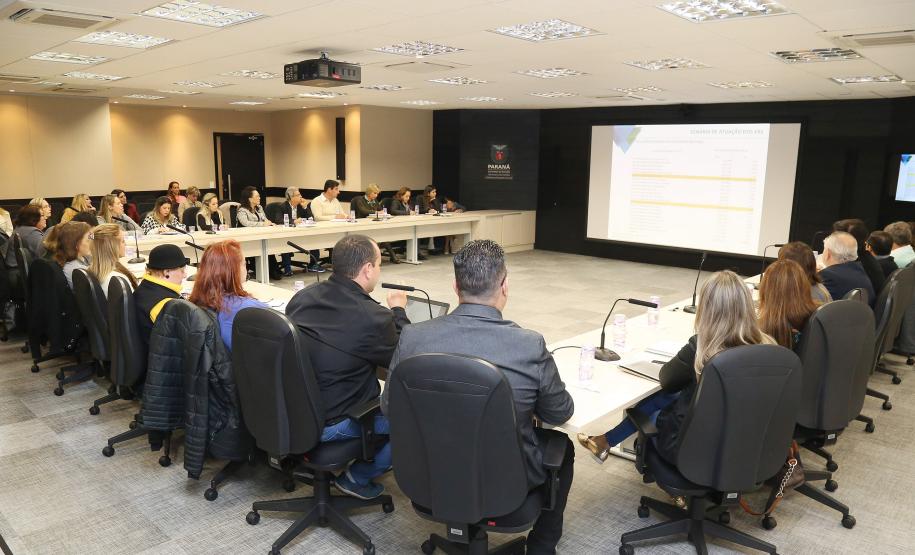 Secretária da Família e Desenvolvimento Social, Fernanda Richa, participa da reunião com chefes de escritórios regionais da SEDS - Foto: Rogério Machado/SECS