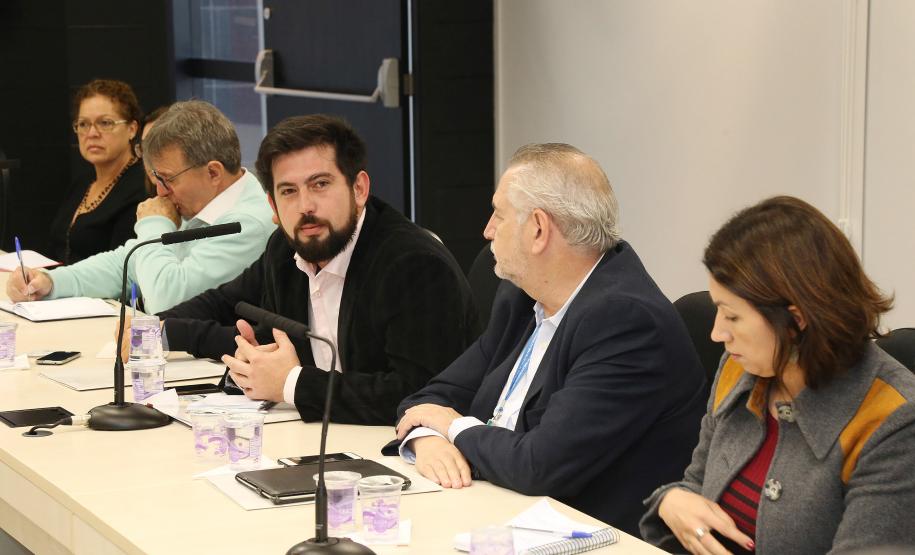 Secretária da Família e Desenvolvimento Social, Fernanda Richa, participa da reunião com chefes de escritórios regionais da SEDS - Foto: Rogério Machado/SECS