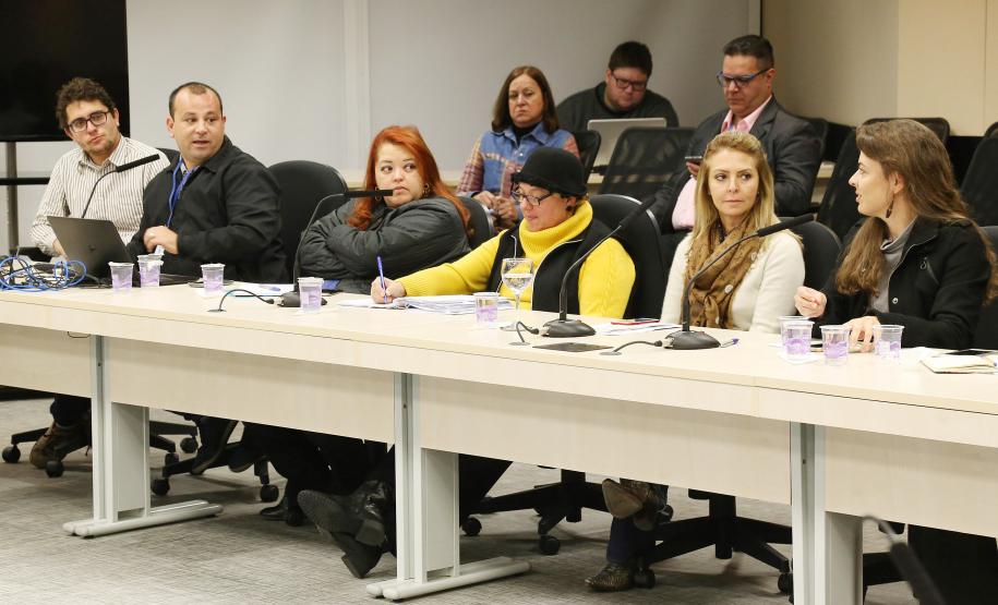Secretária da Família e Desenvolvimento Social, Fernanda Richa, participa da reunião com chefes de escritórios regionais da SEDS - Foto: Rogério Machado/SECS