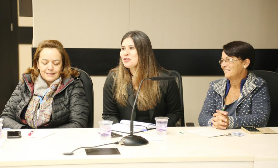 Secretária da Família e Desenvolvimento Social, Fernanda Richa, participa da reunião com chefes de escritórios regionais da SEDS - Foto: Rogério Machado/SECS