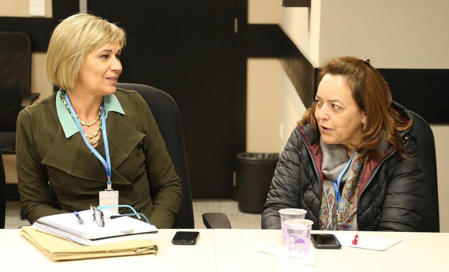 Secretária da Família e Desenvolvimento Social, Fernanda Richa, participa da reunião com chefes de escritórios regionais da SEDS - Foto: Rogério Machado/SECS