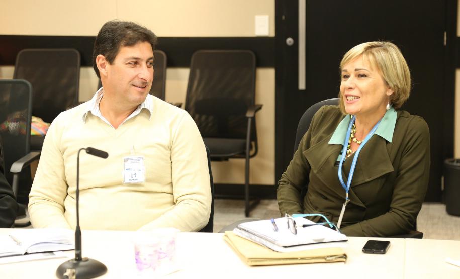 Secretária da Família e Desenvolvimento Social, Fernanda Richa, participa da reunião com chefes de escritórios regionais da SEDS - Foto: Rogério Machado/SECS