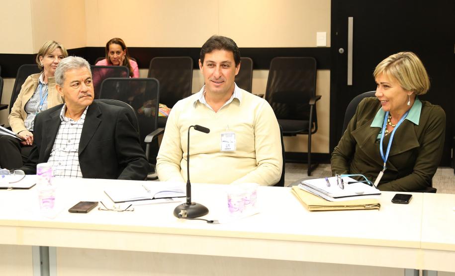 Secretária da Família e Desenvolvimento Social, Fernanda Richa, participa da reunião com chefes de escritórios regionais da SEDS - Foto: Rogério Machado/SECS