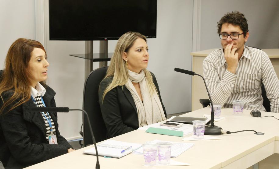 Secretária da Família e Desenvolvimento Social, Fernanda Richa, participa da reunião com chefes de escritórios regionais da SEDS - Foto: Rogério Machado/SECS