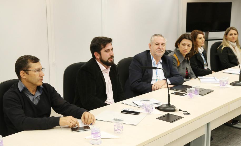 Secretária da Família e Desenvolvimento Social, Fernanda Richa, participa da reunião com chefes de escritórios regionais da SEDS - Foto: Rogério Machado/SECS