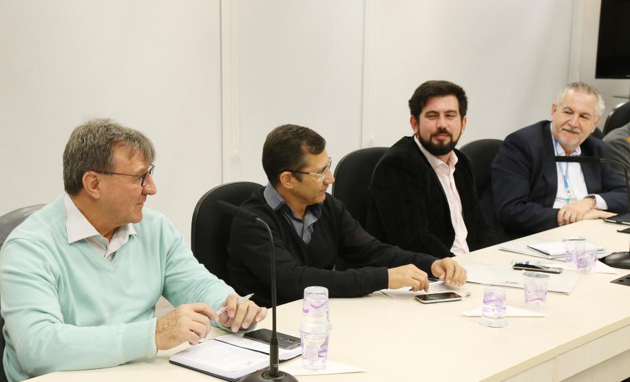 Secretária da Família e Desenvolvimento Social, Fernanda Richa, participa da reunião com chefes de escritórios regionais da SEDS - Foto: Rogério Machado/SECS