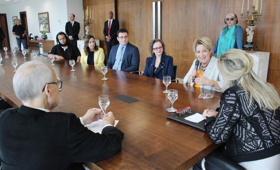 Secretária da Família e Desenvolvimento Social, Nádia Moura, participa do termo de adesão para a população em situação de rua - Foto: Aliocha Maurício/SEDS