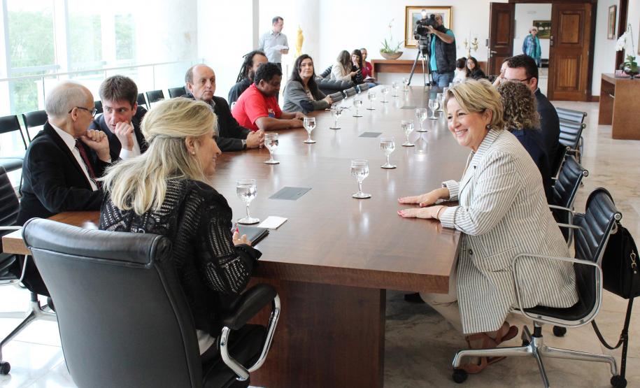 Secretária da Família e Desenvolvimento Social, Nádia Moura, participa do termo de adesão para a população em situação de rua - Foto: Aliocha Maurício/SEDS