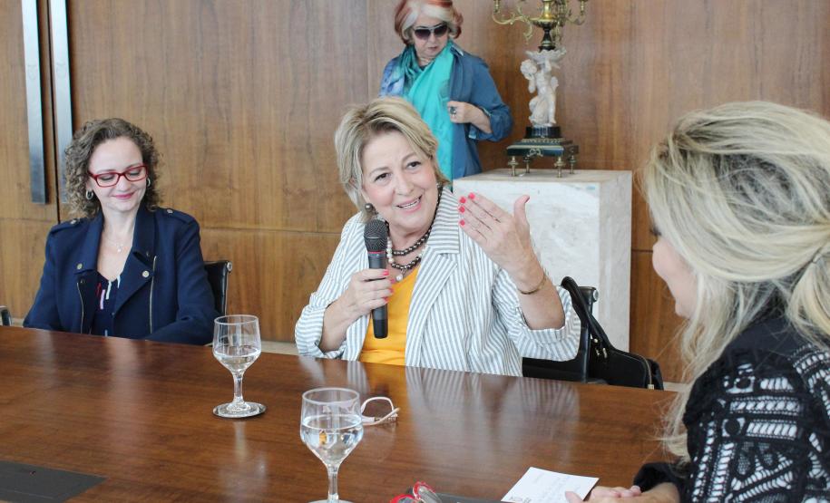 Secretária da Família e Desenvolvimento Social, Nádia Moura, participa do termo de adesão para a população em situação de rua - Foto: Aliocha Maurício/SEDS