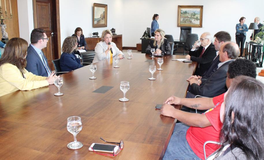 Secretária da Família e Desenvolvimento Social, Nádia Moura, participa do termo de adesão para a população em situação de rua - Foto: Aliocha Maurício/SEDS