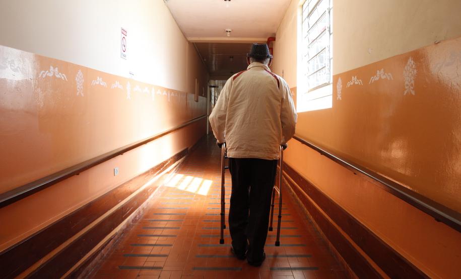 Cerca de 60 mil pessoas podem perder benefício social no Paraná - Foto: Aliocha Maurício