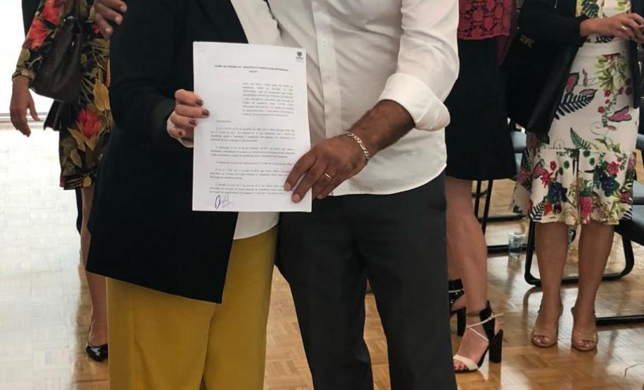 Mais 271 municípios do Paraná receberam recursos do Governo do Estado para a assistência social e garantia de direitos de crianças e adolescentes, pessoas com deficiência e famílias em situação de vulnerabilidade e risco social. Os convênios, que somam R$ 61 milhões, foram formalizados pela governadora Cida Borghetti nesta segunda-feira (3), em solenidade com prefeitos e gestores municipais, no Palácio Iguaçu, em Curitiba. - Curitiba, 03/12/2018 - Foto: Divulgação / SEDS