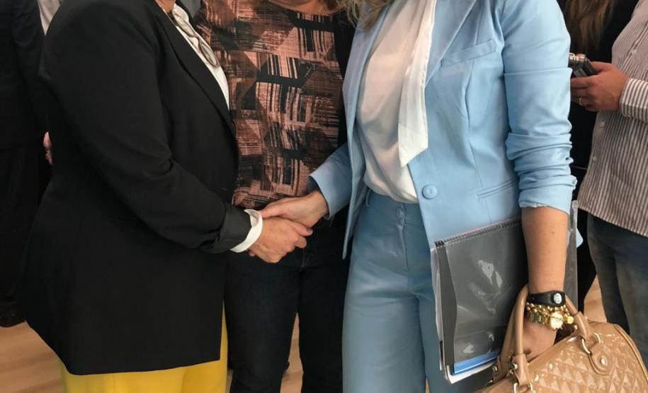 Mais 271 municípios do Paraná receberam recursos do Governo do Estado para a assistência social e garantia de direitos de crianças e adolescentes, pessoas com deficiência e famílias em situação de vulnerabilidade e risco social. Os convênios, que somam R$ 61 milhões, foram formalizados pela governadora Cida Borghetti nesta segunda-feira (3), em solenidade com prefeitos e gestores municipais, no Palácio Iguaçu, em Curitiba. - Curitiba, 03/12/2018 - Foto: Divulgação / SEDS