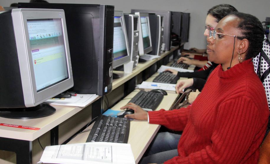 A Secretaria da Família e Desenvolvimento Social, terminou nesta quarta-feira a primeira etapa de preparação para a realização da capacitação dos 2065 conselheiros tutelares que atuam nas 413 unidades dos Conselhos Tutelares, nos 399 municípios paranaenses.Foto: Ricardo Marajó/SEDS