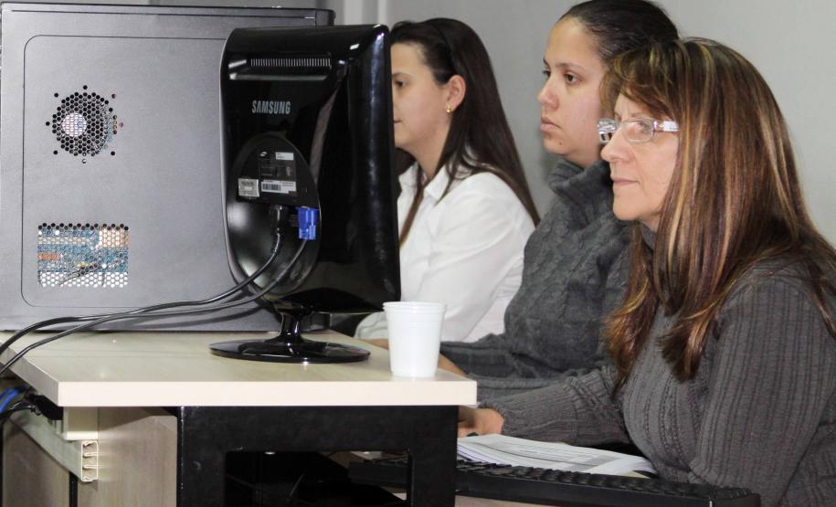 A Secretaria da Família e Desenvolvimento Social, terminou nesta quarta-feira a primeira etapa de preparação para a realização da capacitação dos 2065 conselheiros tutelares que atuam nas 413 unidades dos Conselhos Tutelares, nos 399 municípios paranaenses.Foto: Ricardo Marajó/SEDS