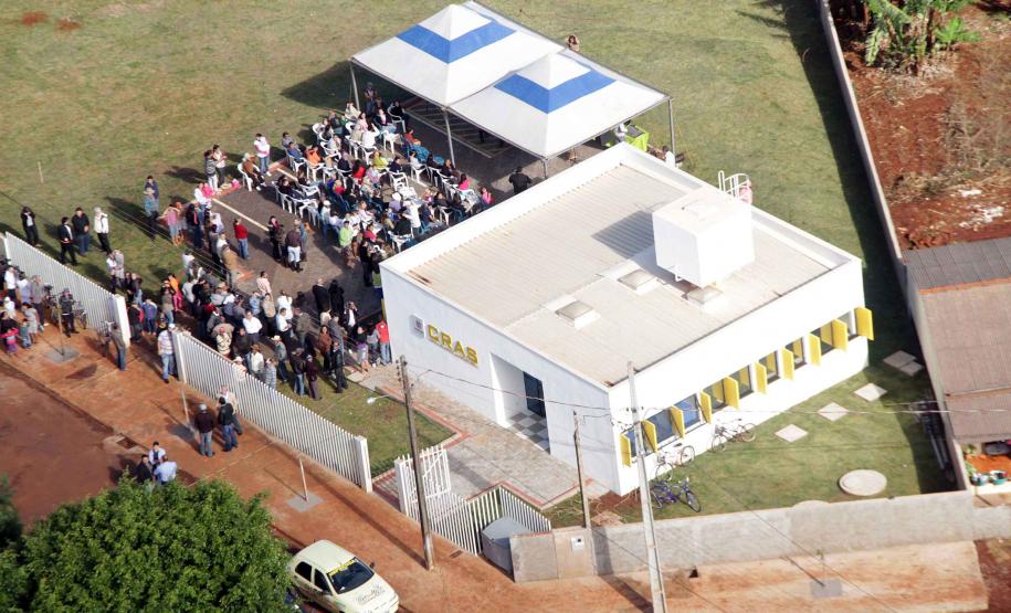 A secretária da Família e Desenvolvimento Social, Fernanda Richa, iniciou a tarde desta sexta-feira (22) no município de Luiziana, na região central do Estado. A visita no município foi para inaugurar o novo Centro de Referência de Assistência Social (Cras)Foto:Rogério Machado/SEDS