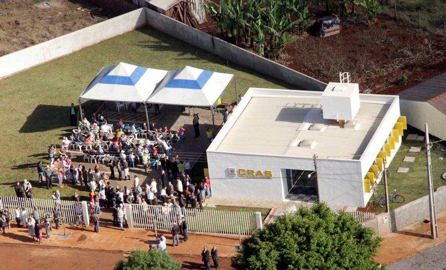 A secretária da Família e Desenvolvimento Social, Fernanda Richa, iniciou a tarde desta sexta-feira (22) no município de Luiziana, na região central do Estado. A visita no município foi para inaugurar o novo Centro de Referência de Assistência Social (Cras)Foto:Rogério Machado/SEDS