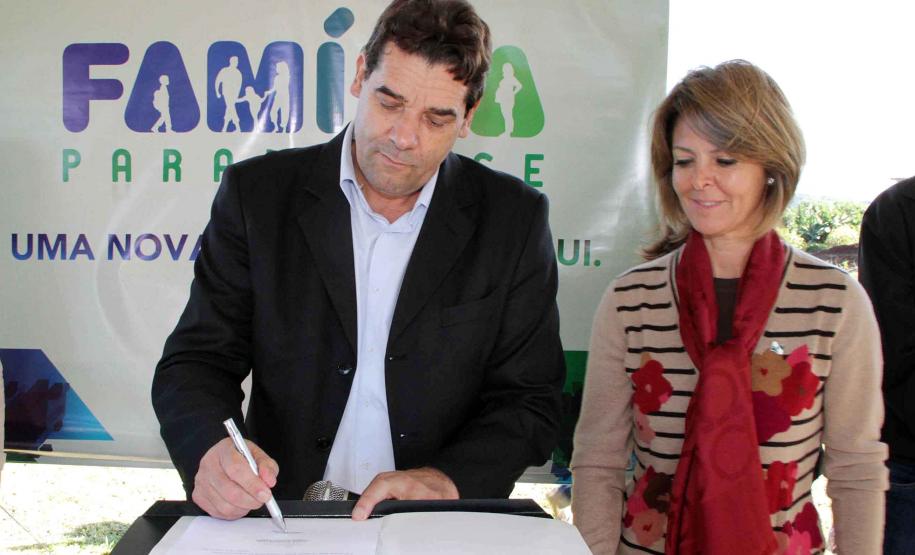 A secretária da Família e Desenvolvimento Social, Fernanda Richa, iniciou a tarde desta sexta-feira (22) no município de Luiziana, na região central do Estado. A visita no município foi para inaugurar o novo Centro de Referência de Assistência Social (Cras)Foto:Rogério Machado/SEDS
