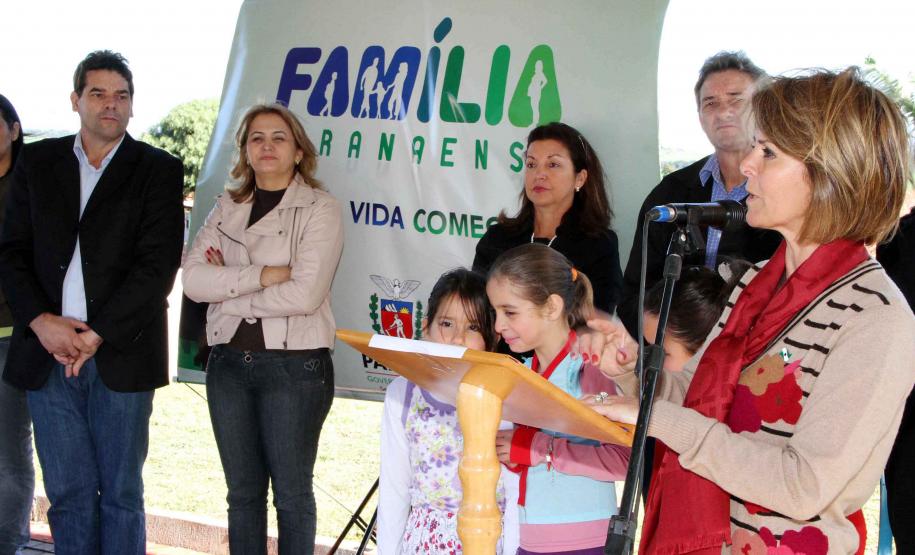 A secretária da Família e Desenvolvimento Social, Fernanda Richa, iniciou a tarde desta sexta-feira (22) no município de Luiziana, na região central do Estado. A visita no município foi para inaugurar o novo Centro de Referência de Assistência Social (Cras)Foto:Rogério Machado/SEDS
