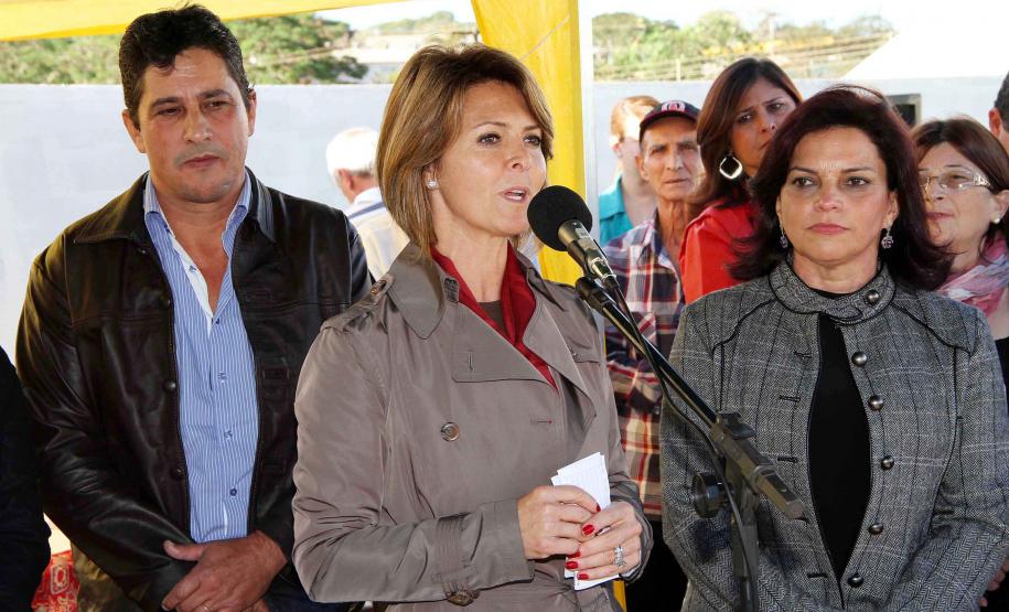 A secretária da Família e Desenvolvimento Social, Fernanda Richa, terminou seus compromissos no interior do Estado, nesta sexta-feira (22), no município de Fênix. Junto com o prefeito Altair Molina Serrano e a primeira-dama e secretária de Assistência Social, Dalva Sales Molina Serrano, participou da inauguração do Centro de Referência de Assistência Social (Cras) Foto:Rogério Machado/SEDS