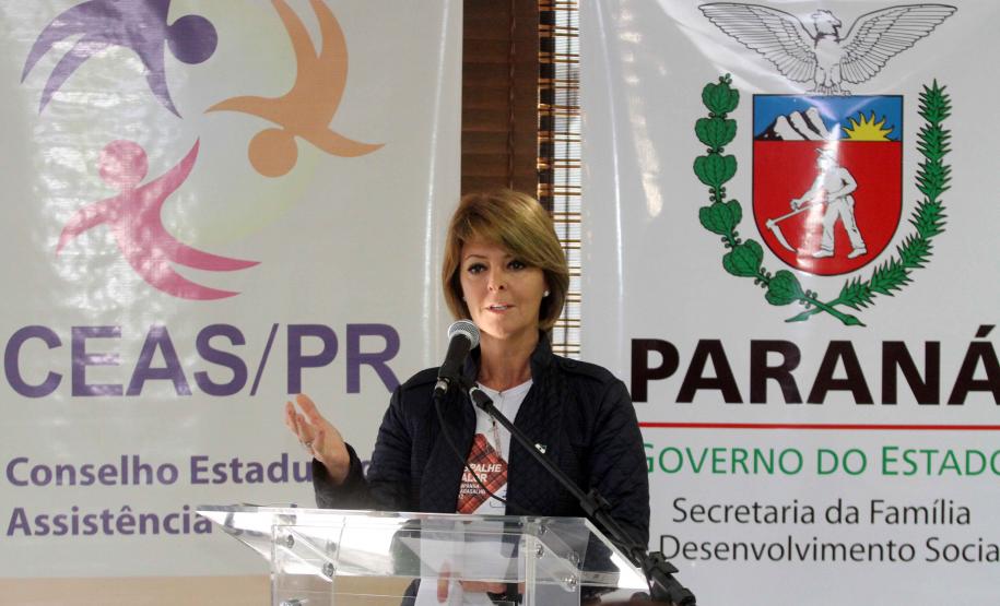 A secretária da Família e Desenvolvimento Social, Fernanda Richa, participou nesta quinta-feira (05) da posse dos novos conselheiros do Conselho Estadual de Assistência Social (Ceas).Foto:Rogério Machado/SEDS