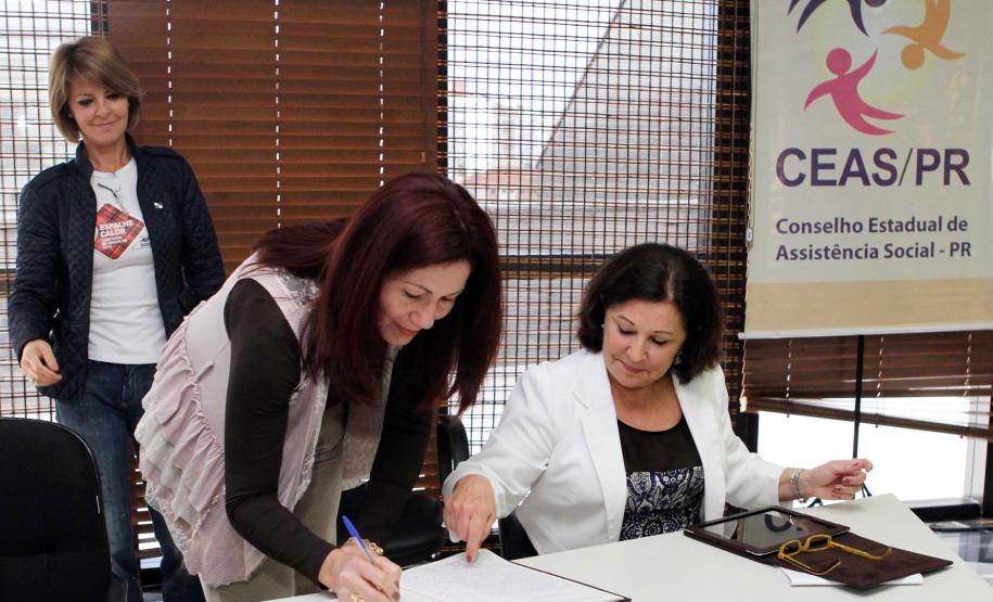 A secretária da Família e Desenvolvimento Social, Fernanda Richa, participou nesta quinta-feira (05) da posse dos novos conselheiros do Conselho Estadual de Assistência Social (Ceas).Foto:Rogério Machado/SEDS