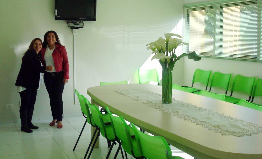 A Secretaria da Família e Desenvolvimento Social participou da inauguração do novo Centro de Referência de Assistência Social (Cras) de Terra Boa, no Noroeste do Estado, na última terça-feira (31). O Cras João Paulo da Cruz recebeu um investimento de R$ 132 mil liberados pelo Governo do Estado do Fundo Estadual de Assistência Social (Feas), por deliberação do Conselho Estadual de Assistência Social (Ceas).Foto:Rogério Machado/SEDS