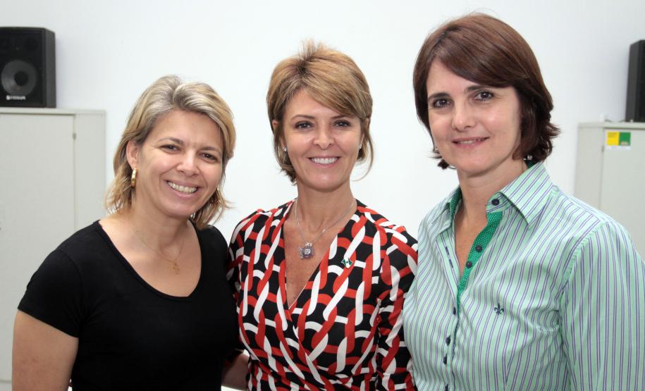 Secretária da Família e Desenvolvimento Social Fernanda Richa, participa com a presidente da FAS Marry Ducci da posse  do presidente do Cogemas o Sr José Roberto Zanchi.Foto:Rogério Machado/SEDS